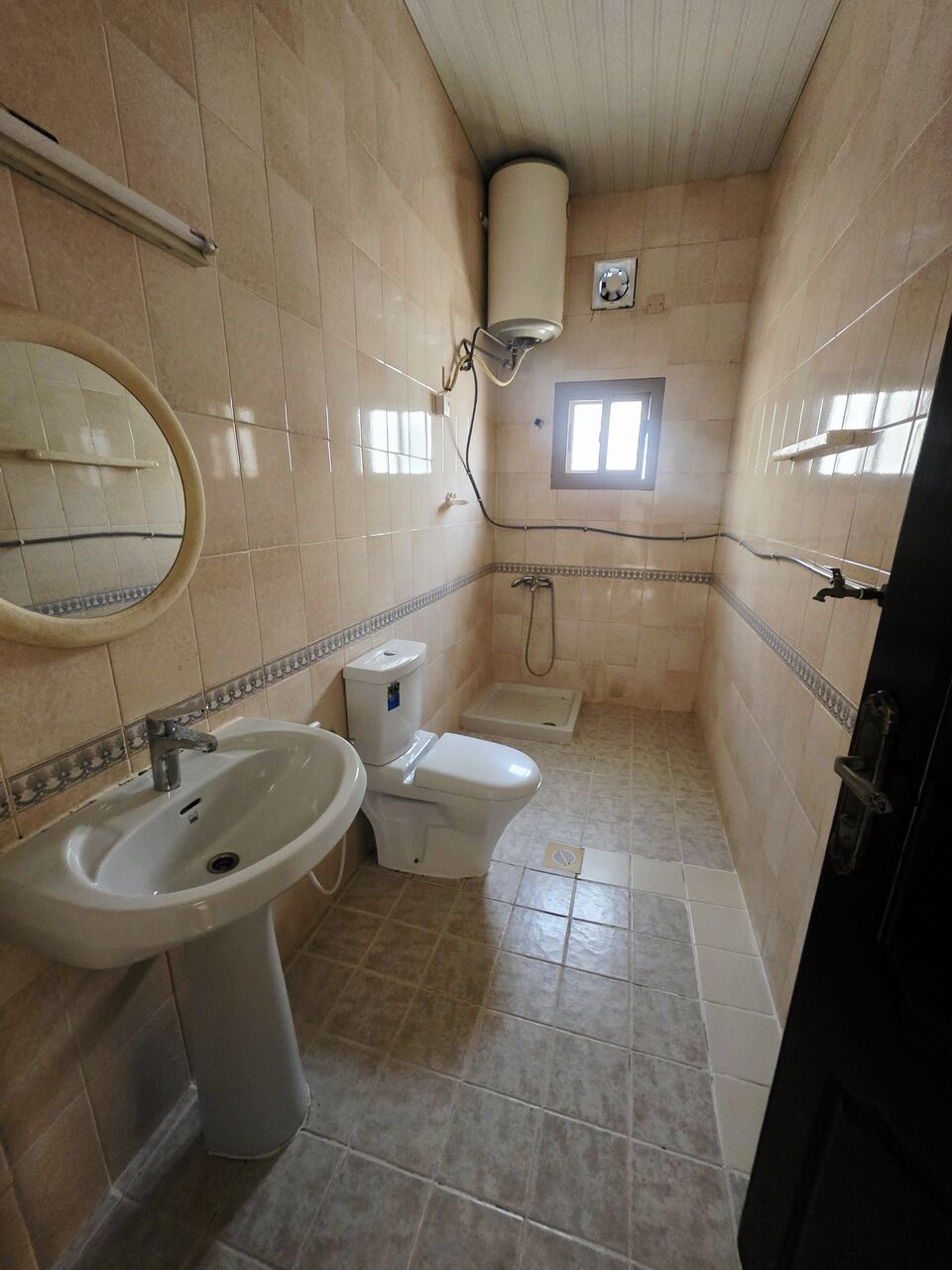 Muharraq, Apartments, Flats, Houses & Villas, BHD 150/month,  1 BR,  - Very Neet UN Furnished 1 BHK Balcony Flat With Ewa @150/BD In Muharraq