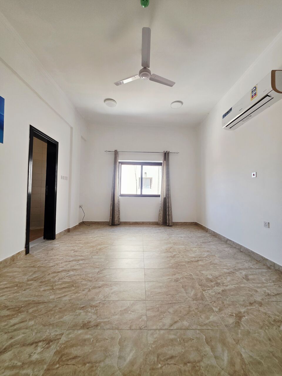 Muharraq, Apartments, Flats, Houses & Villas, BHD 180/month,  1 BR,  - Very Neet Semi Furnished 1 BHK Balcony Flat With Ewa @180/BD In Muharraq