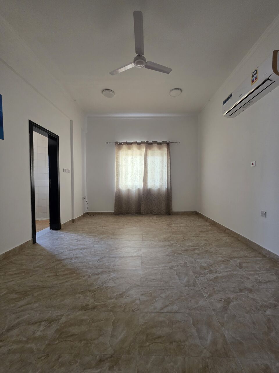 Muharraq, Apartments, Flats, Houses & Villas, BHD 180/month,  1 BR,  - Very Neet Semi Furnished 1 BHK Balcony Flat With Ewa @180/BD In Muharraq