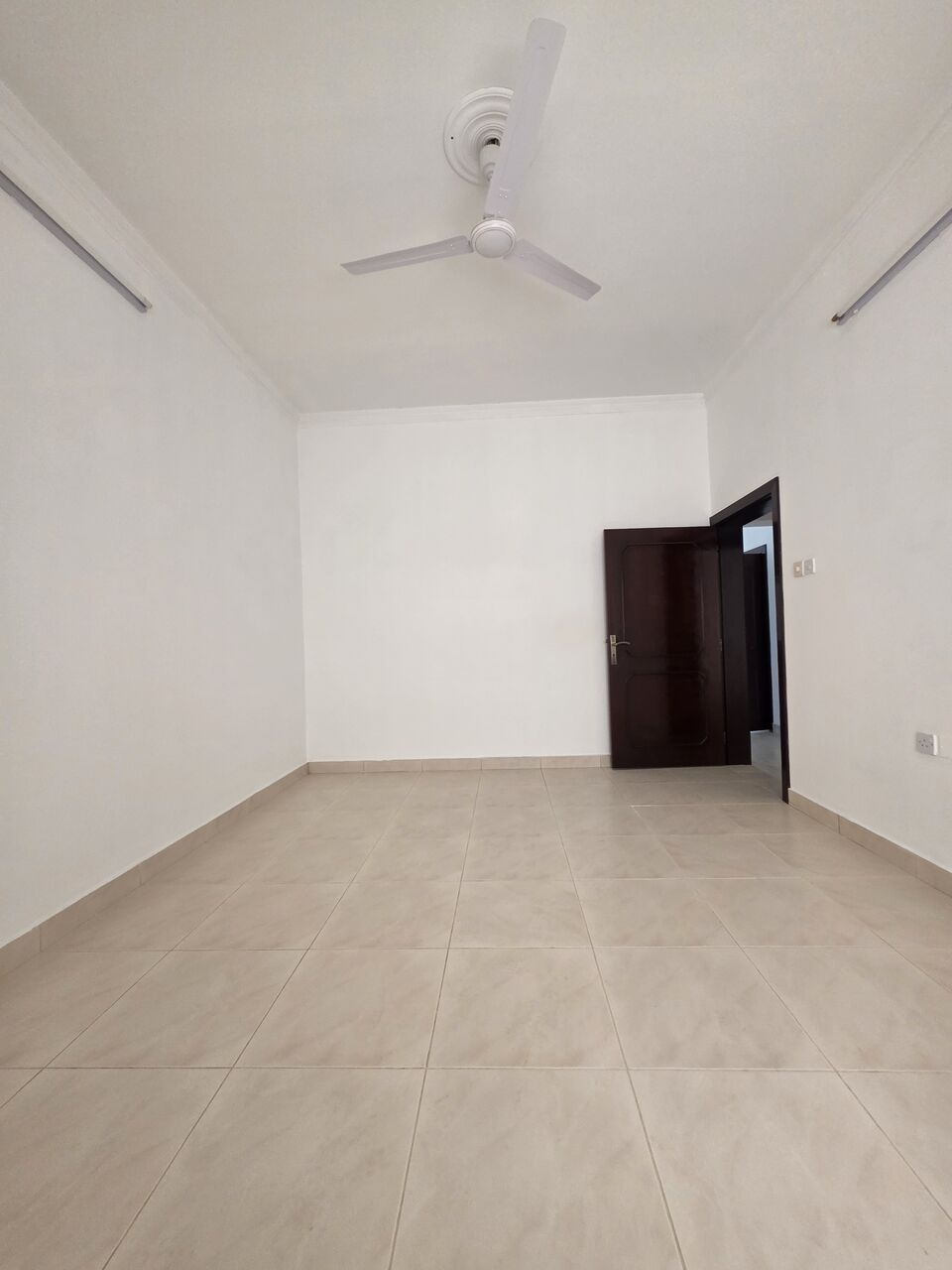Muharraq, Apartments, Flats, Houses & Villas, BHD 220/month,  2 BR,  - Very Neet UN Furnished 2 BHK Family Flat With Ewa @220/BD In Muharraq