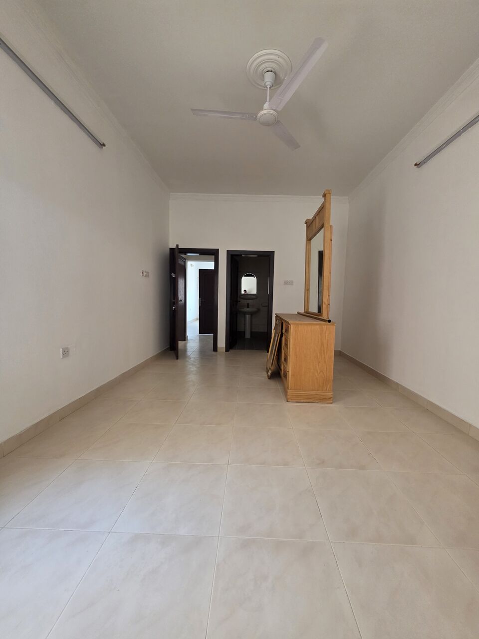 Muharraq, Apartments, Flats, Houses & Villas, BHD 220/month,  2 BR,  - Very Neet UN Furnished 2 BHK Family Flat With Ewa @220/BD In Muharraq