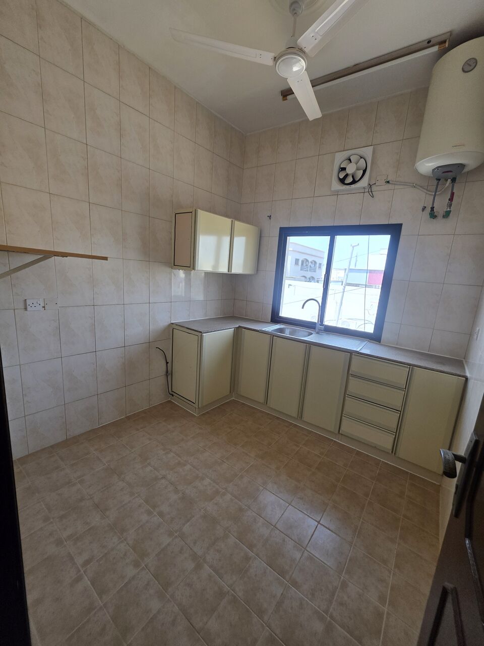 Muharraq, Apartments, Flats, Houses & Villas, BHD 220/month,  2 BR,  - Very Neet UN Furnished 2 BHK Family Flat With Ewa @220/BD In Muharraq