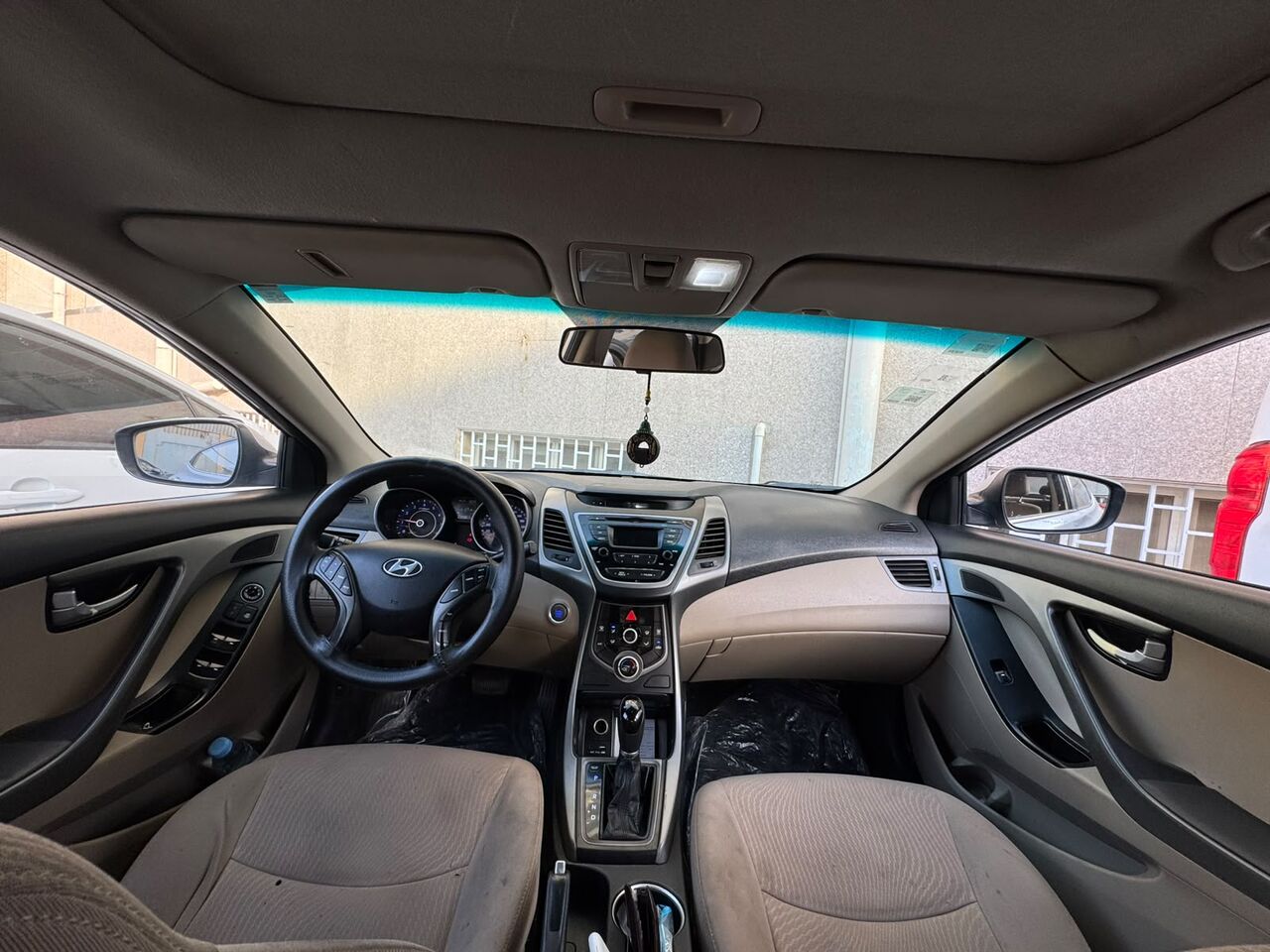 Jeddah, Vehicles, Cars & Trucks , SAR 30000,  Hyundai Elantra,  2015,  Automatic,  239600 KM,    Full Option