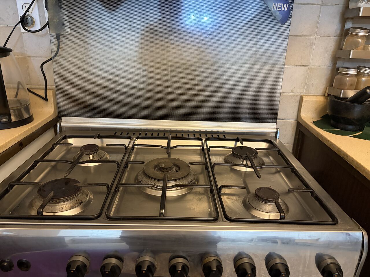 Khobar, Machinery, SAR 700,  Gas Oven With 2 Gas Cylinder Regulator And Long Hose