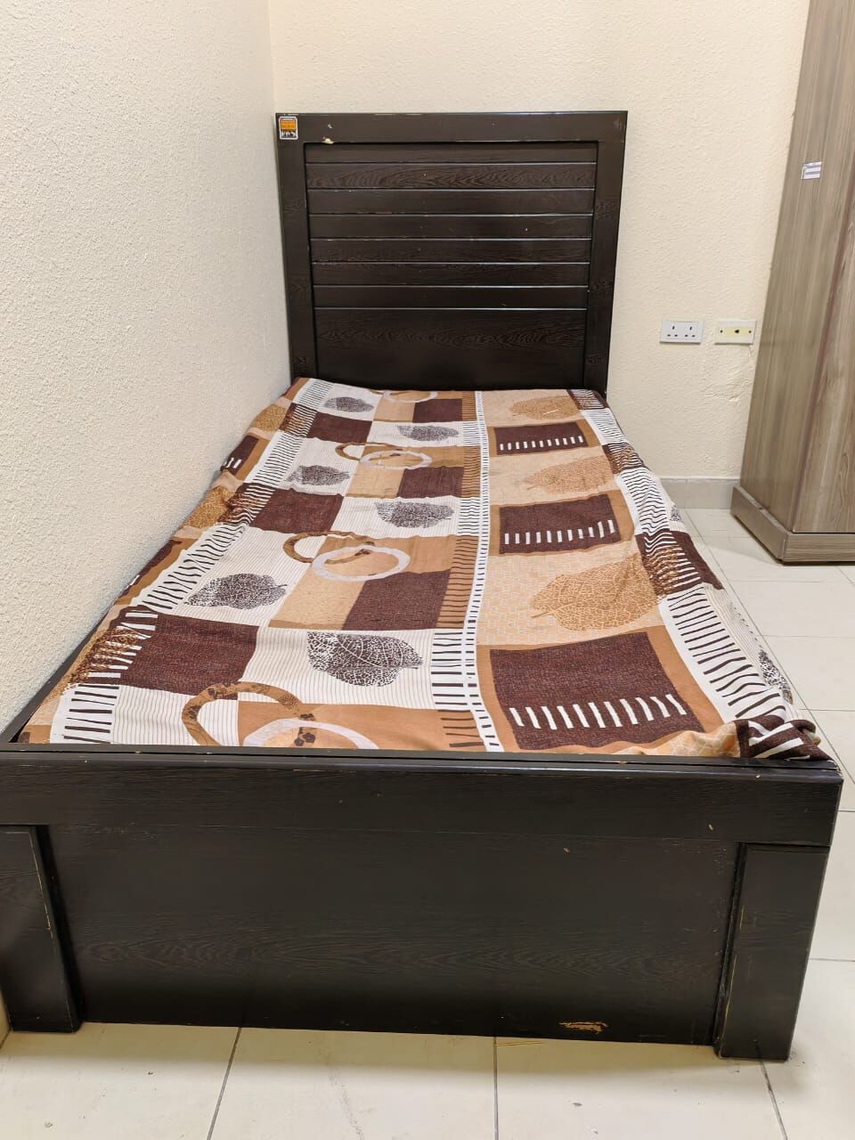 Jubail, Furniture, SAR 700,  6 Single Bed And 12 Door Almirah Available Near Old Panda Jubail