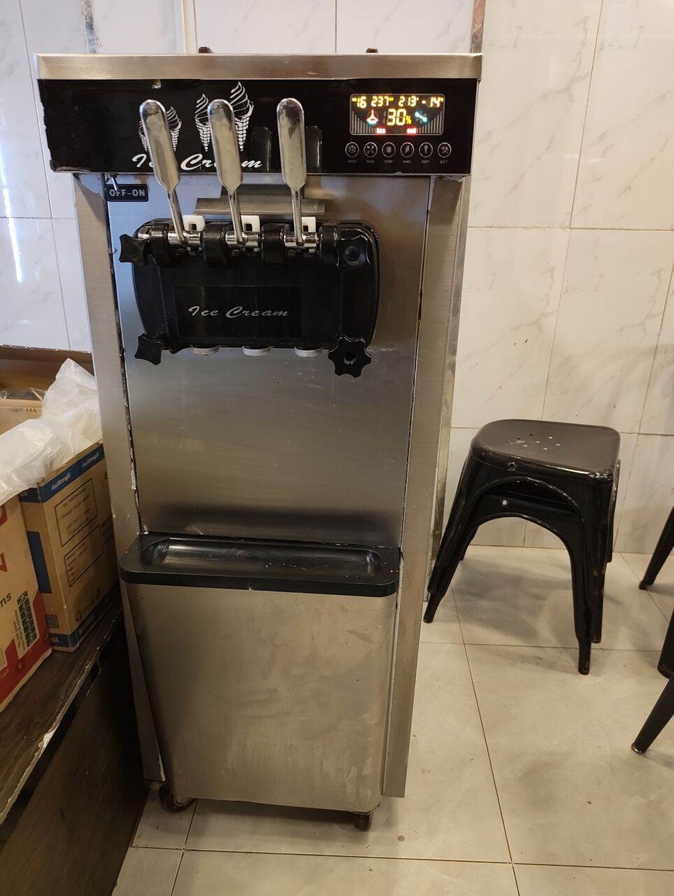 Riyadh, Industrial Machinery, SAR 4500,  Ice Cream Machine Softy 100% Perfect Work Just Plug And Use Perfectly Working