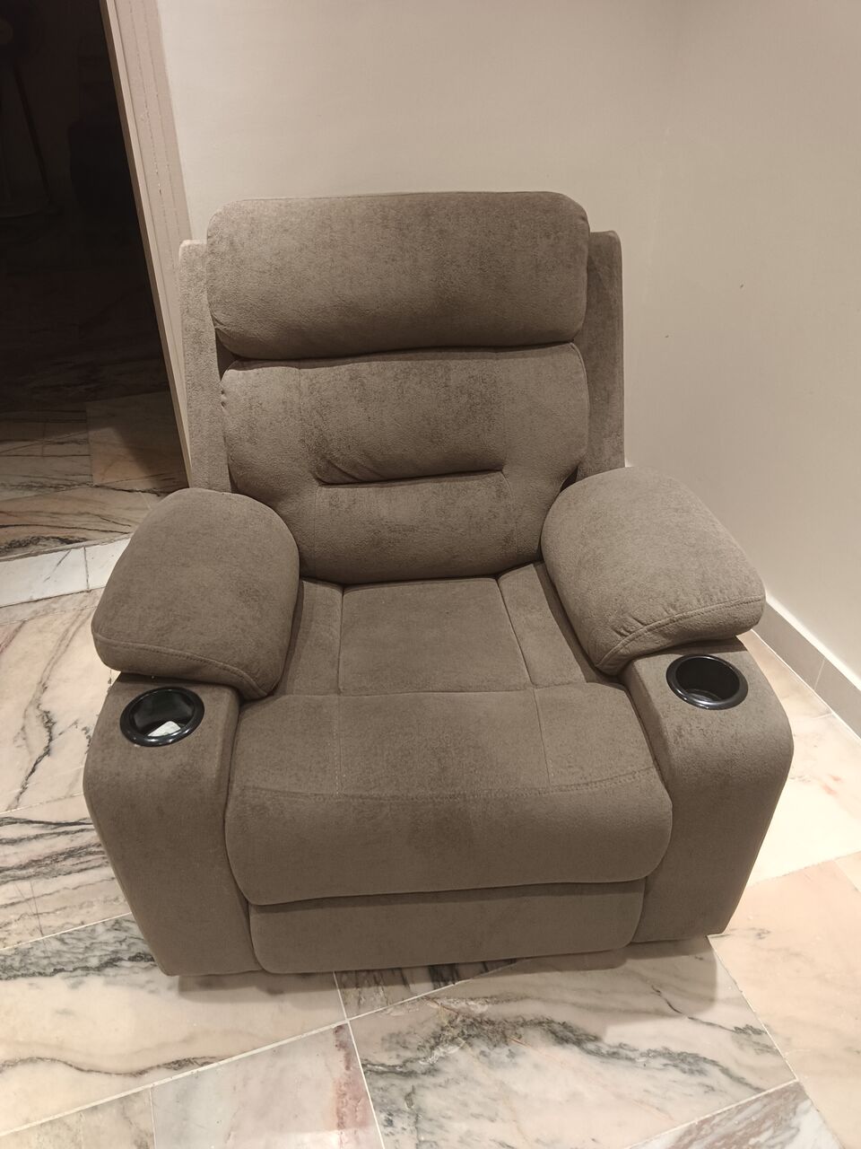 Jeddah, Furniture, SAR 600,  Sofa