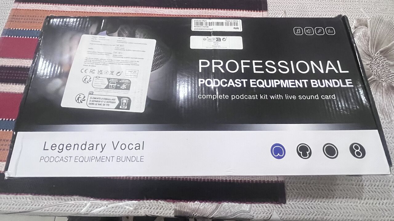 Dammam, Collectibles, SAR 230,  Q18 Fill Light Gimbal Stabilizer And A Set Of V8 Sound Card Podcast Equipment Kit.