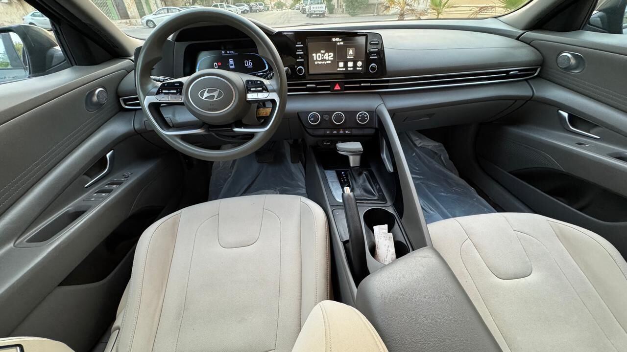 Riyadh, Vehicles, Cars & Trucks , HYUNDAI ELANTRA SMART,  2024,  Automatic,  110000 KM,  MADE IN KOREA 1.6 LITER MID OPTION E Last Offr  44500  Sr  2