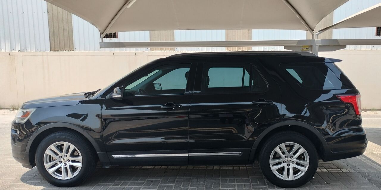 Manama, Vehicles, Cars & Trucks , Ford Explorer,  2018,  Automatic,  112000 KM,    XLT ( 7 Seater ) Very Clean Suv.