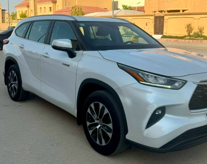 Riyadh, Vehicles, Cars & Trucks , SAR 130,  Toyota Highlander Hybrid,  2023,  Automatic,  45 KM,    Full Option All Original Paint Without Accident