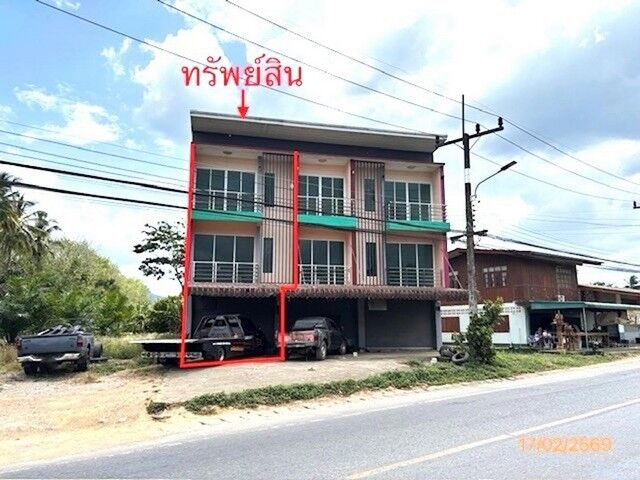 Bangkok, Real Estate For Sale, THB 2262000,  1 BR,  29 Sq. Feet,  Surat Thani Commercial Building For Sale, 2 Floors, Phunphin-Kirirat Nikhom Road. Khiri