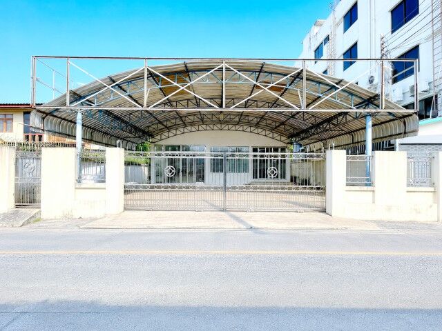 Bangkok, Villas, THB 59998,  90 Sq. Feet,  Soi Lat Phrao 90-98 Makro Lat Phrao 1.2 Km. Showroom For Rent 450 Sq M. 90 Sq M. Parking