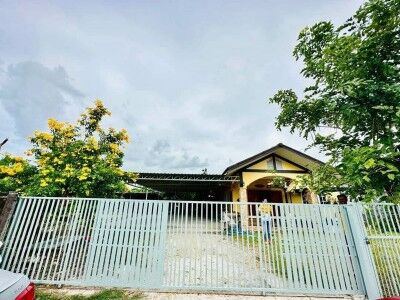 Bangkok, Real Estate For Sale, THB 2900000,  2 BR,  200 Sq. Feet,  Land And Detached House For Sale (Suitable For Renovation) Area Up To 200 Square Meters.