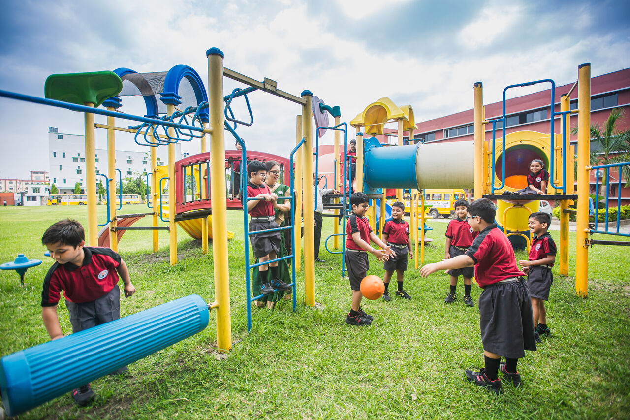 Kolkata, Books, Know The Latest Fee Structure At Saini International School Howrah