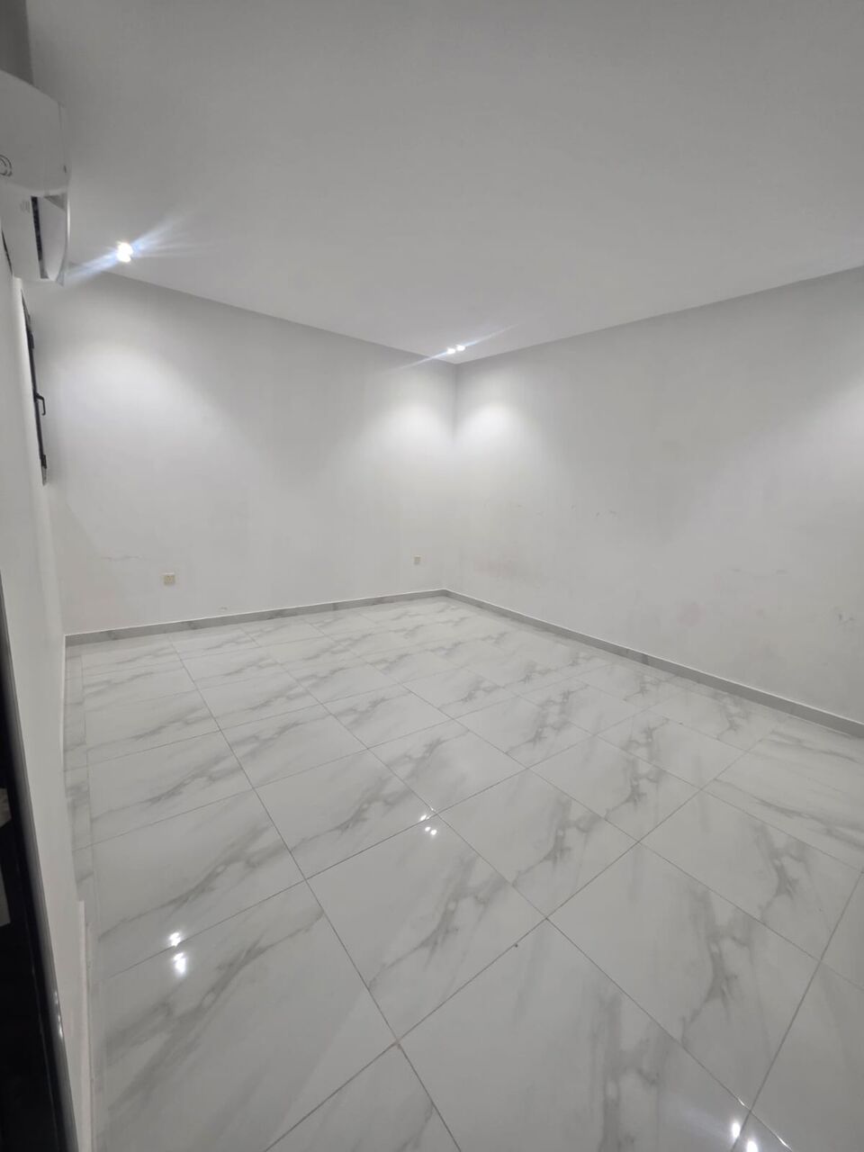 Khobar, Apartments, Flats, Houses & Villas, SAR 28600/year,  3 BR,  New Luxury 3 Bedrooms, A Hall, 2 Bathrooms,  Kitchen,with Air Conditioners And Elevator,pr