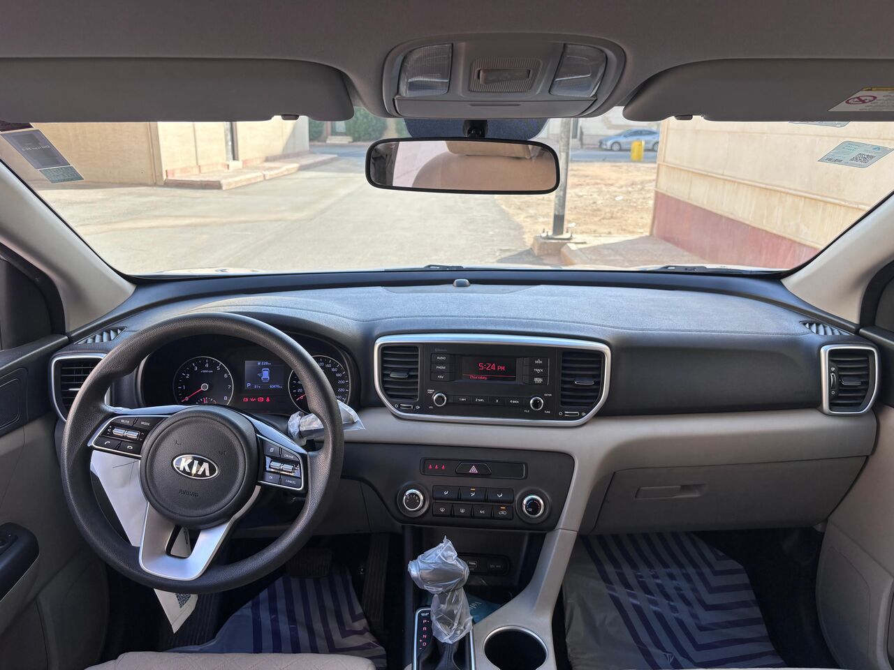 Riyadh, Vehicles, Cars & Trucks , SAR 61900,  Kia Sportage,  2021,  Automatic,  61800 KM,   LX- With Only 61,800 Kms.