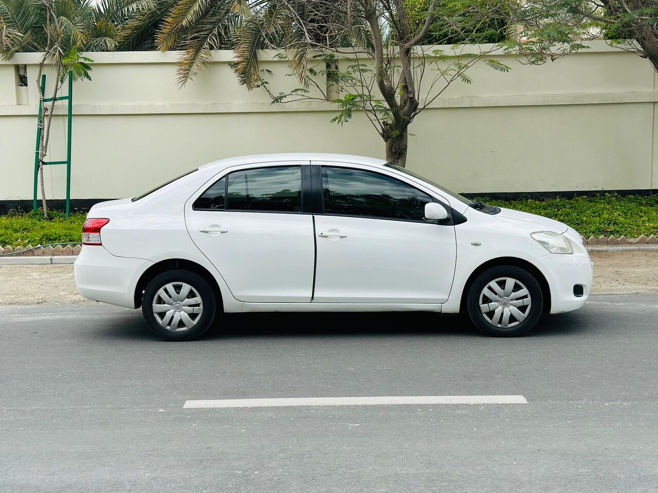 Segaya, Vehicles, Cars & Trucks , BHD 2100,  Toyota Yaris,  2013,  Automatic,  178000 KM,    MODEL WELL MAINTAINED USED CAR CALL OR WHATSAPP ON 35400768 ,33665080