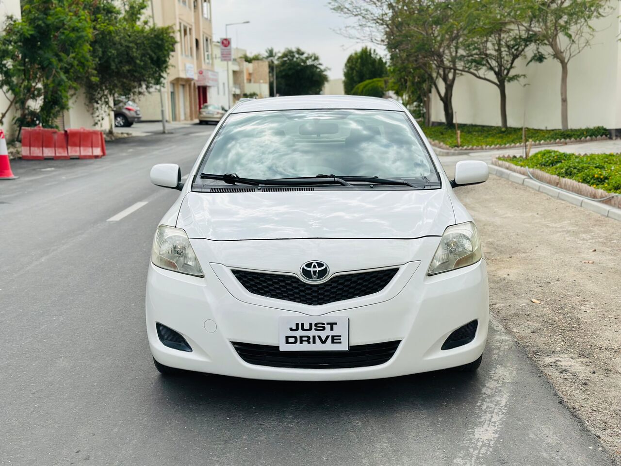 Segaya, Vehicles, Cars & Trucks , BHD 2100,  Toyota Yaris,  2013,  Automatic,  178000 KM,    MODEL WELL MAINTAINED USED CAR CALL OR WHATSAPP ON 35400768 ,33665080