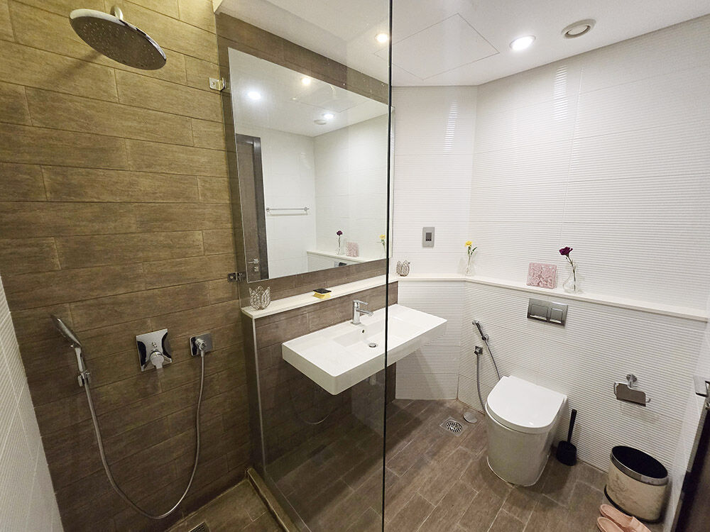 Juffair, Apartments, Flats, Houses & Villas, BHD 550/month,  Furnished,  2 BR,  95 Sq. Meter,  Amazing 2BHK Apartment Prime Building - Sea View