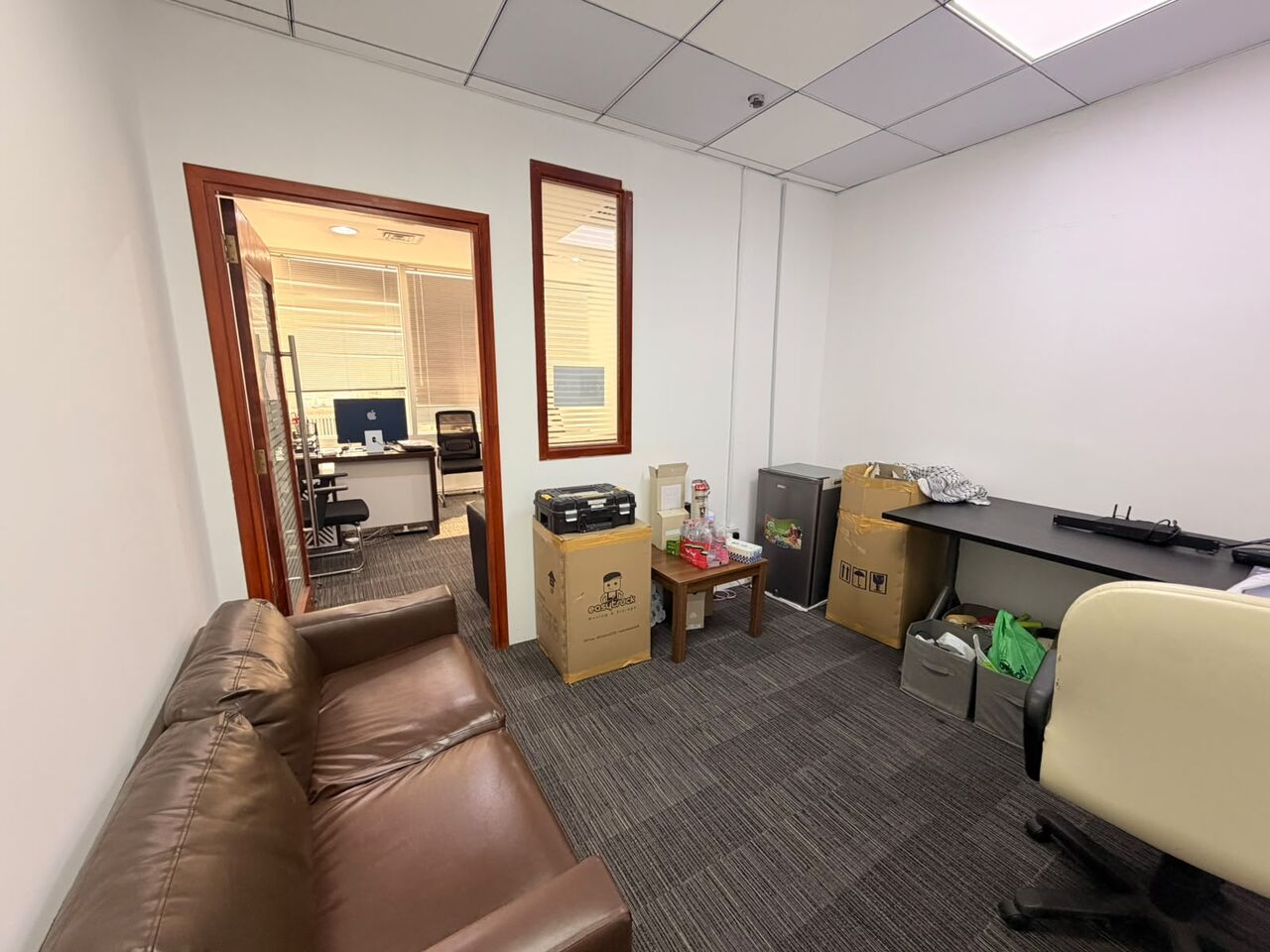 Deira, Offices, AED 40000,  300 Sq. Feet,  300 Sqft Window Office For Rent &ndash; Baniyas Square, Deira