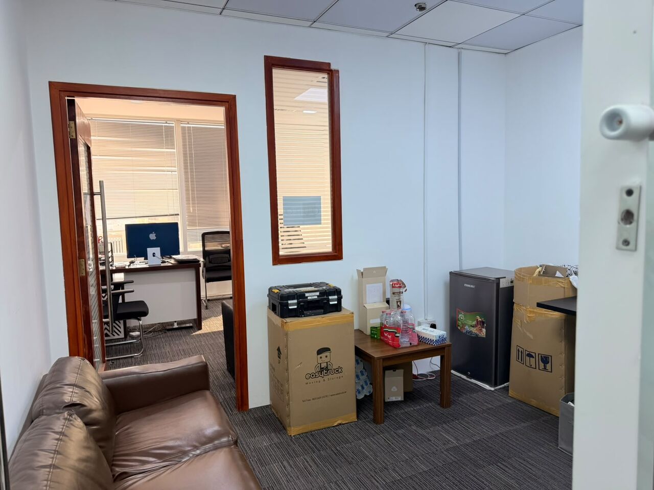Deira, Offices, AED 40000,  300 Sq. Feet,  300 Sqft Window Office For Rent &ndash; Baniyas Square, Deira