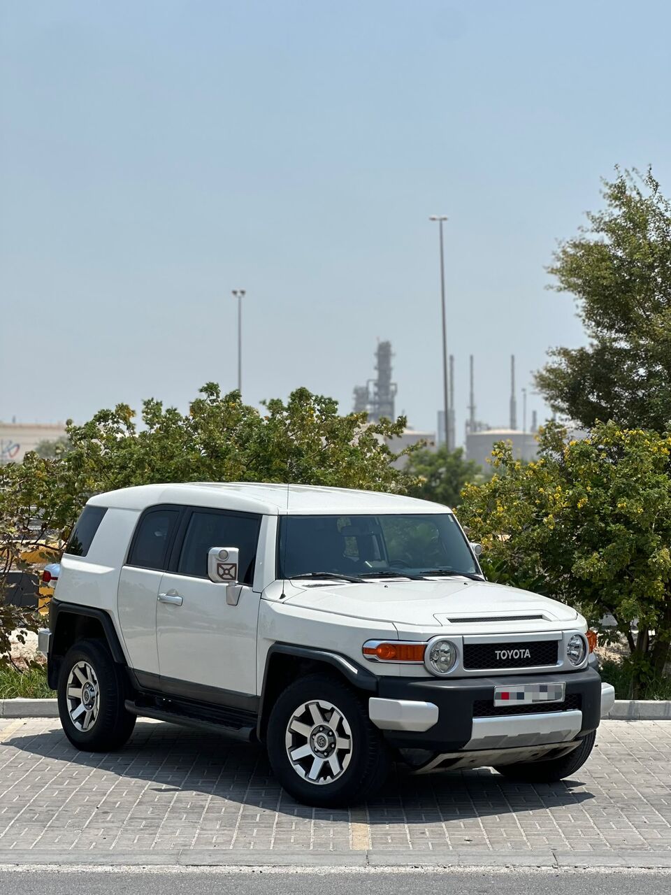 Riffa, Vehicles, Cars & Trucks , BHD 3500,  TOYOTA FJ CRUISER 4X4 2009 WHITE,  2009,  Automatic,  340000 KM,
