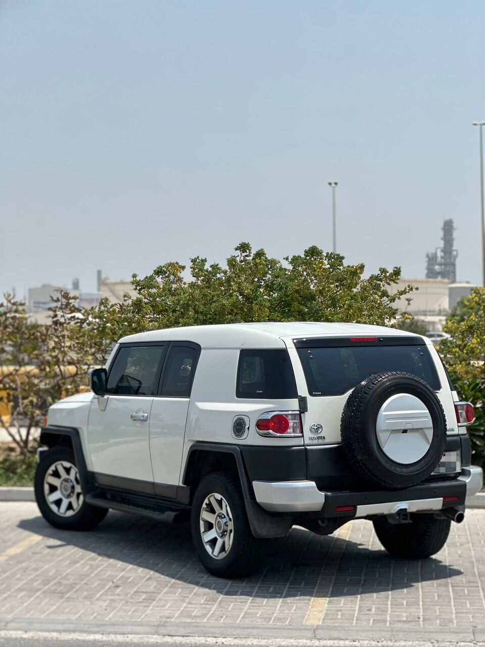 Riffa, Vehicles, Cars & Trucks , BHD 3500,  TOYOTA FJ CRUISER 4X4 2009 WHITE,  2009,  Automatic,  340000 KM,