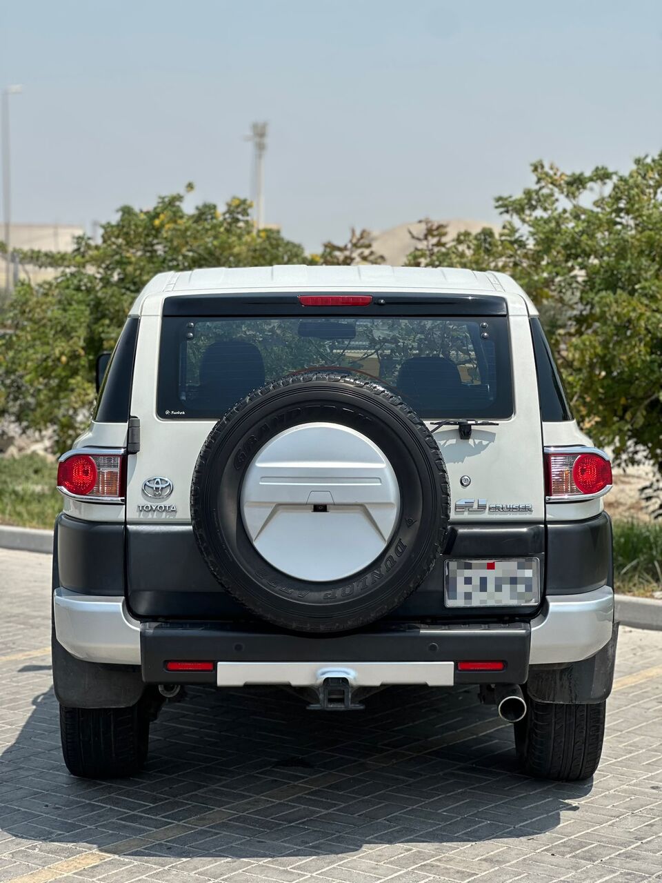 Riffa, Vehicles, Cars & Trucks , BHD 3500,  TOYOTA FJ CRUISER 4X4 2009 WHITE,  2009,  Automatic,  340000 KM,