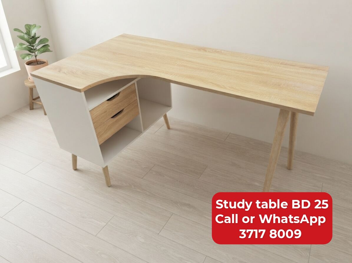 Manama, Furniture, BHD 25,  🌎🌍Study Table In Good Condition For Sale With Delivery