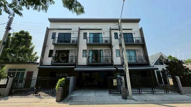 Bangkok, Villas, THB 27000,  21 Sq. Feet,  For Rent, 3-story Townhome, Baan Klang Muang. Ratchaphruek-Sathorn, New House, Good