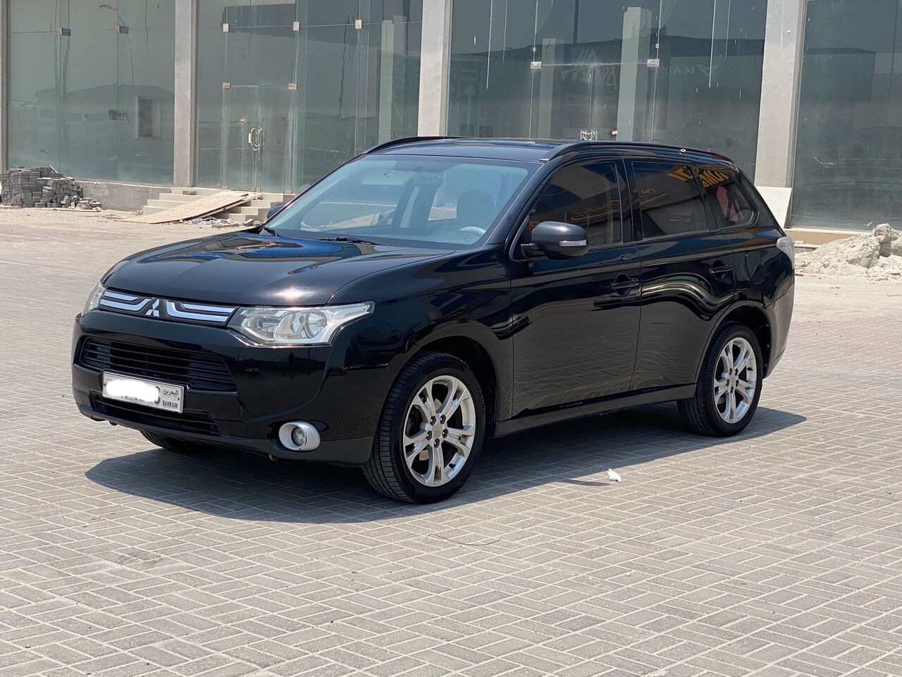 Manama, Vehicles, Cars & Trucks , BHD 2500,  Mitsubishi Outlander,  2014,  Automatic,  183400 KM,    (Black)