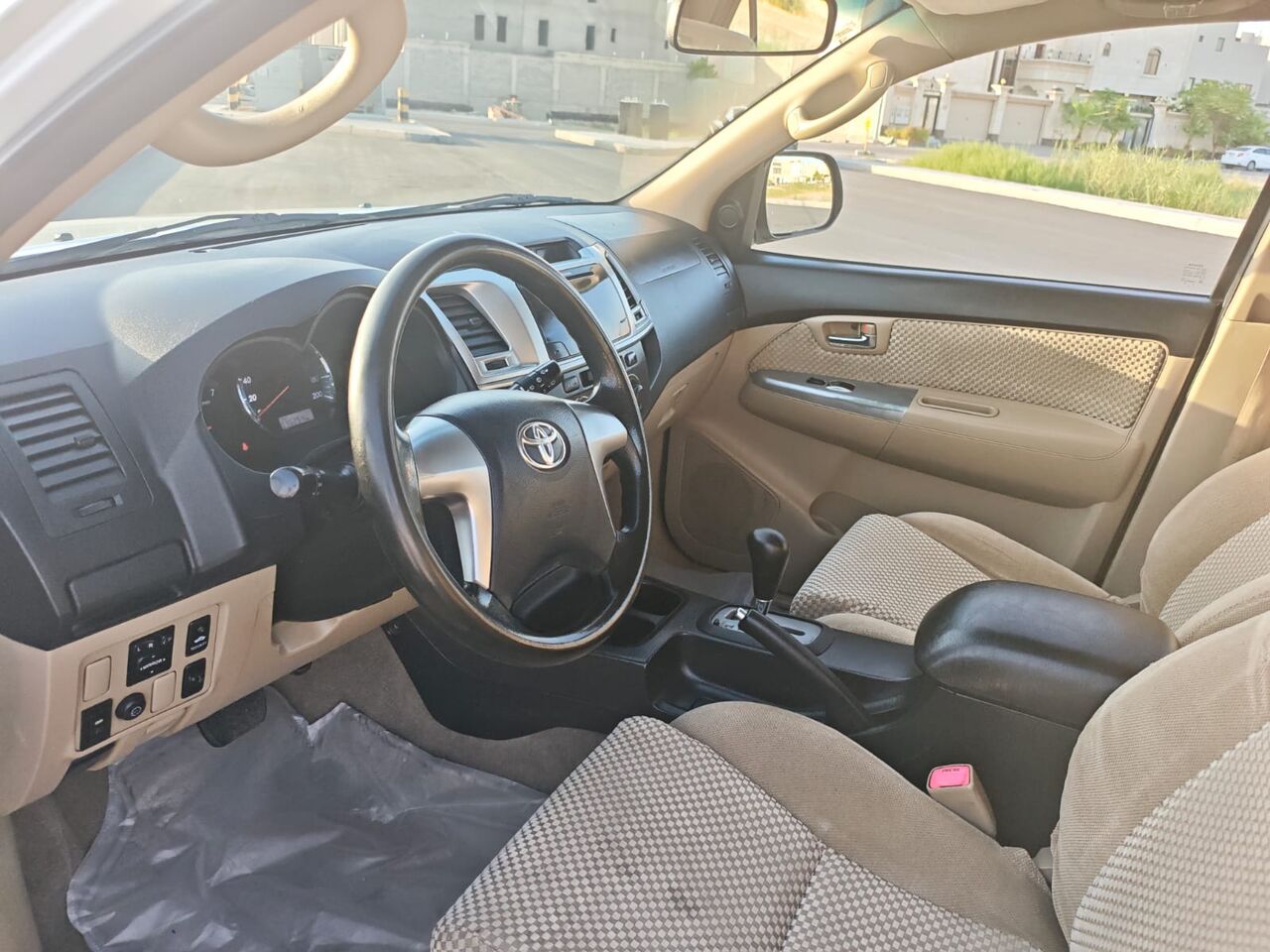 Akrabia, Vehicles, Cars & Trucks , SAR 11,  Toyota 4Runner,  2015,  Automatic,  5 KM,  Toyota Fortuner . Like New