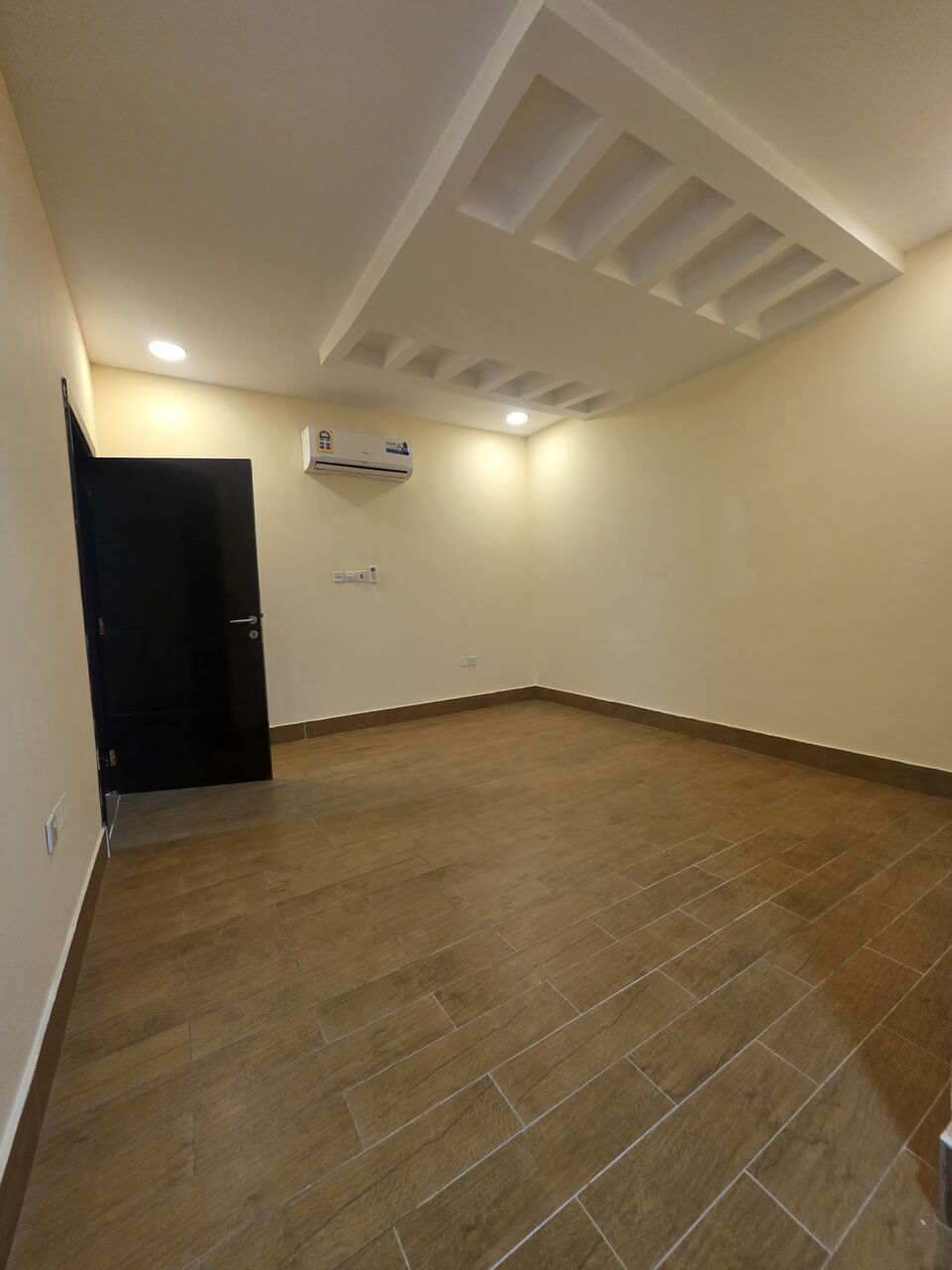 Tubli, Apartments, Flats, Houses & Villas, BHD 180/month,  1 BR,  Neet & Clean Semi Furnished 1 BHK Flat With Ewa & 180/BD In Tubli