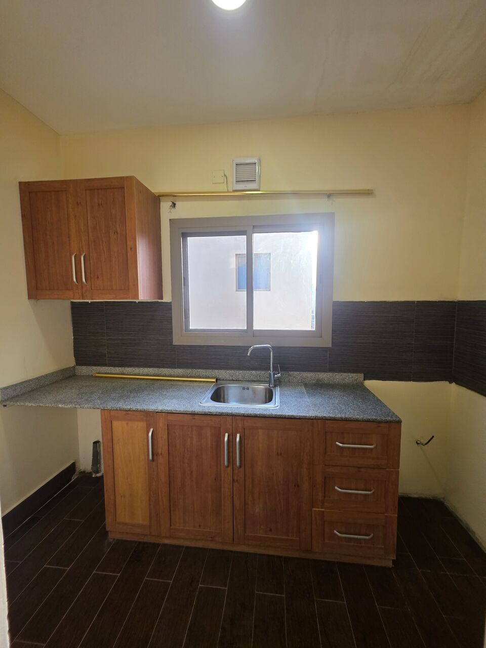 Tubli, Apartments, Flats, Houses & Villas, BHD 180/month,  1 BR,  Neet & Clean Semi Furnished 1 BHK Flat With Ewa & 180/BD In Tubli