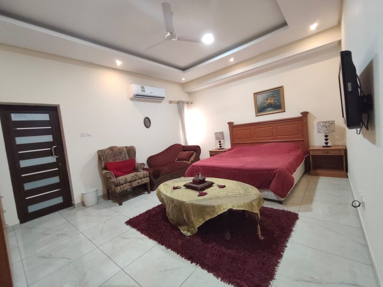 Tubli, Apartments, Flats, Houses & Villas, BHD 190/year,  1 BR,  Tubli:- Furnished Studio Flat On Rent With Ewa..