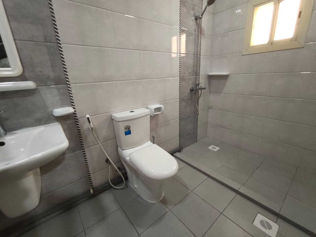 Tubli, Apartments, Flats, Houses & Villas, BHD 190/year,  1 BR,  Tubli:- Furnished Studio Flat On Rent With Ewa..