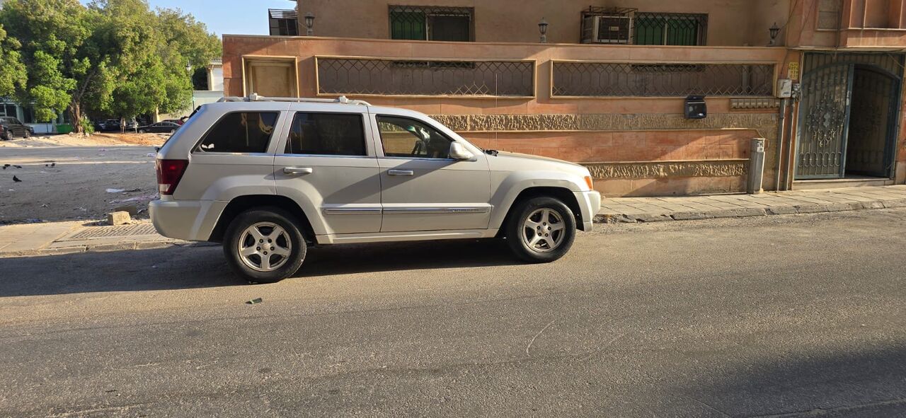 Khobar, Vehicles, Cars & Trucks , SAR 20000,  Jeep Grand Cherokee 4x4 4.7L V8,  2005,  282681 KM,    ODO: 282XXX