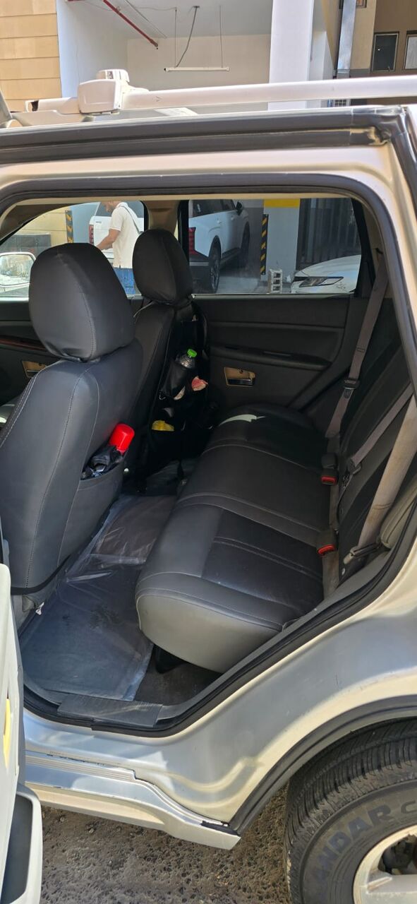 Khobar, Vehicles, Cars & Trucks , SAR 20000,  Jeep Grand Cherokee 4x4 4.7L V8,  2005,  282681 KM,    ODO: 282XXX