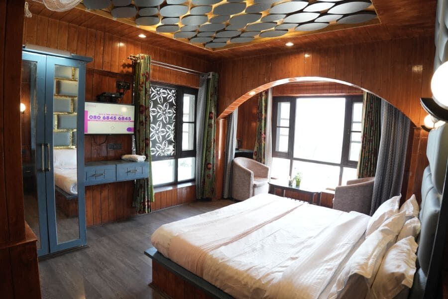 New Delhi, Apartments, Flats, Houses & Villas, Title: Best Hotel In Gulmarg | Pine View Hotel