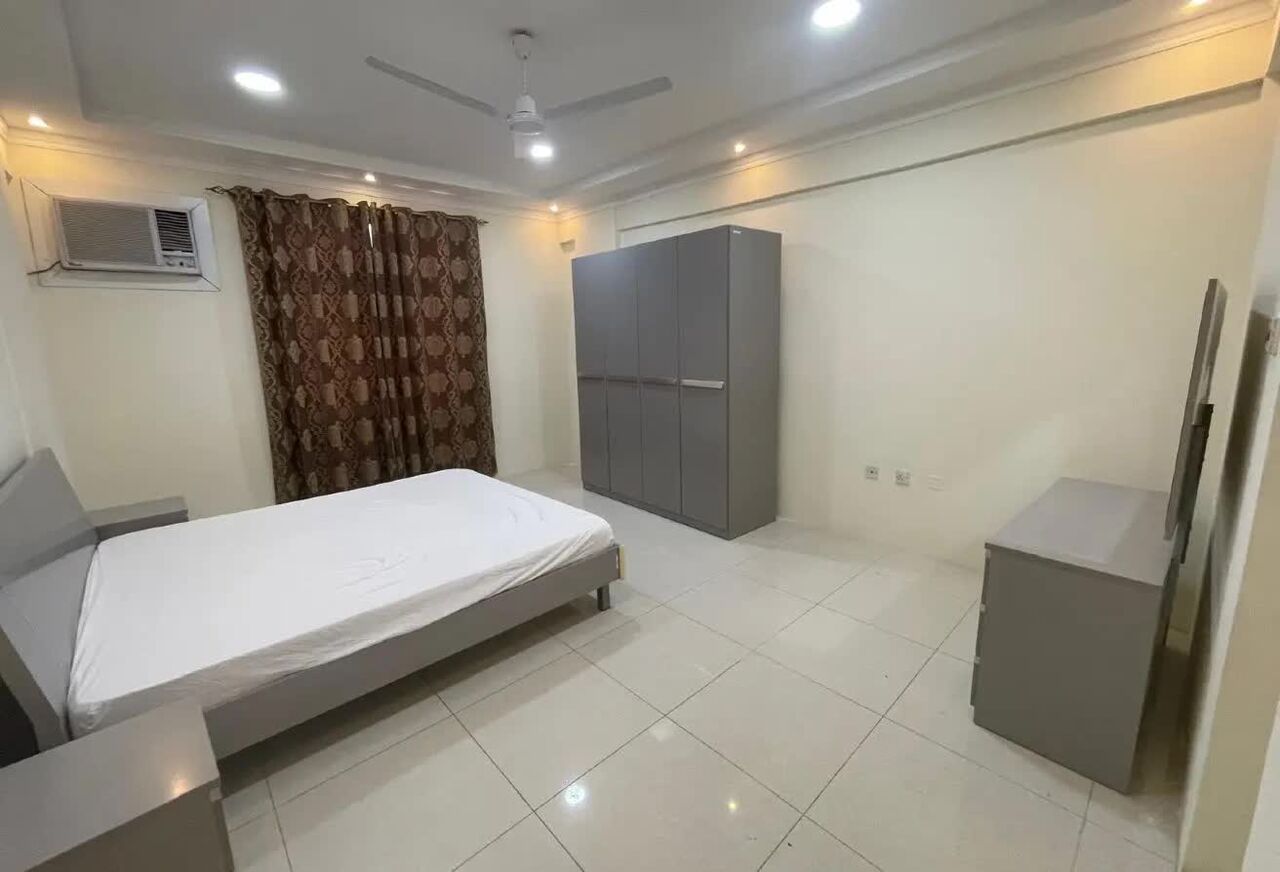 Juffair, Apartments, Flats, Houses & Villas, BHD 300/month,  Furnished,  100 Sq. Meter,  BALCONY | POOL | GAS | CLOSE KITCHEN