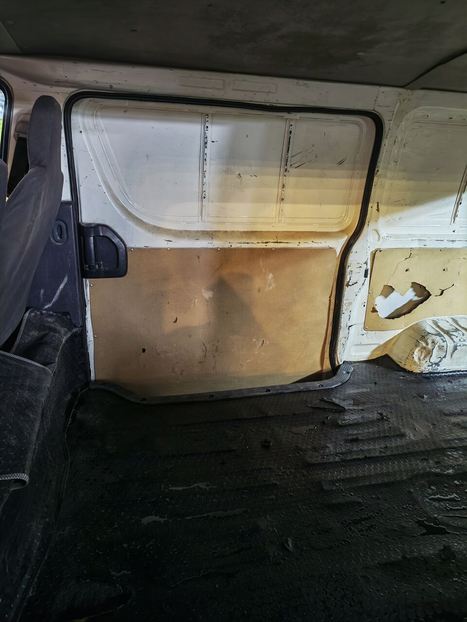 Riyadh, Vehicles, Cars & Trucks , SAR 50000,  Toyota Hi-Ace,  2013,  Manual,  431000 KM,  Toyota Hiace  Petrol For Sale For SR 50,000 (AC Working, Istimara Valid)