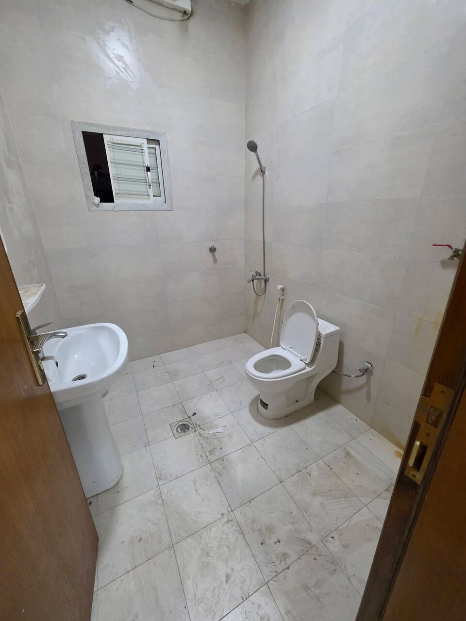 Thuqbah, Apartments, Flats, Houses & Villas, 3 BR,  3 BR Family Apartment For Rent In Al Khobar 25,500 SAR/Year