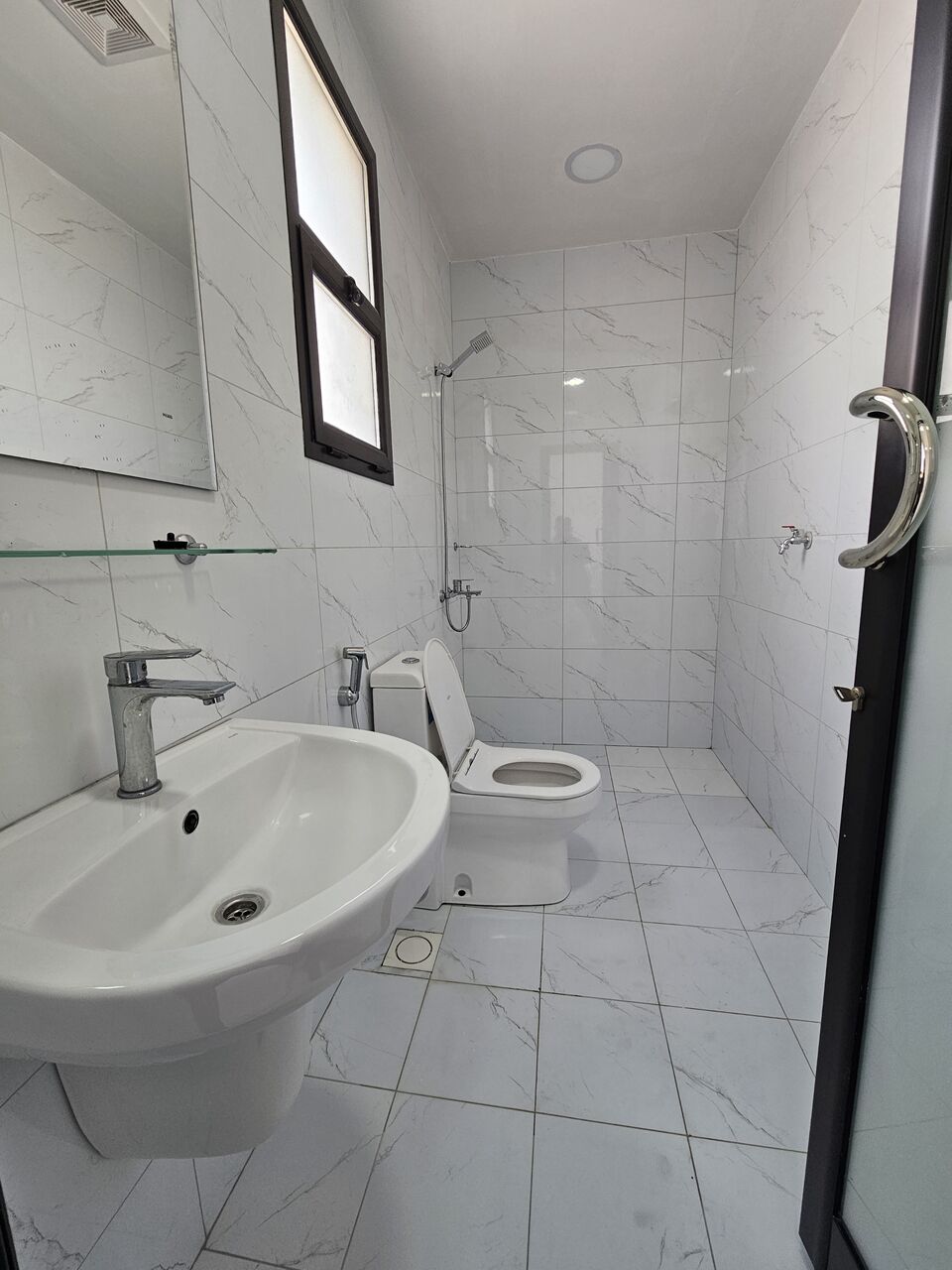 Salmaniya, Rooms for Rent, Room With Attached Washroom, SEMI FURNISHED, With EWA. 120 BD Only