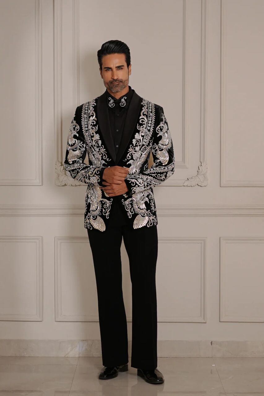 Toronto, Clothing & Accessories, CAD 1500,  Mens 3 Piece Suits For Timeless Wedding Style