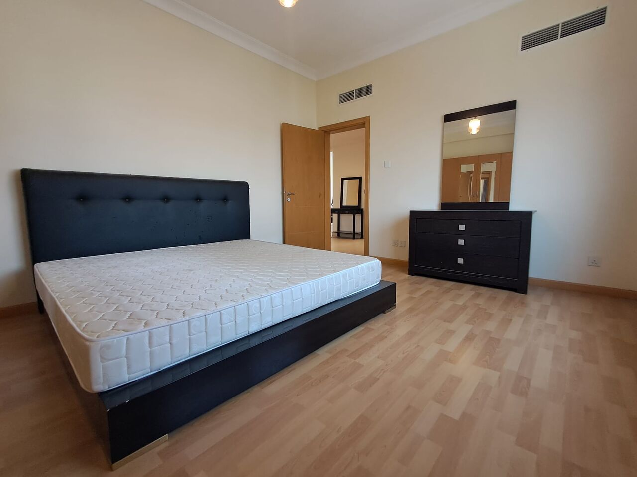 Kabul, Housing Exchanges, AFN 500/year,  2 BR,  130 Sq. Meter,  Gorgeous Fully Furnished 2 Bhk Flat At Umlhassam Just For 500 BD