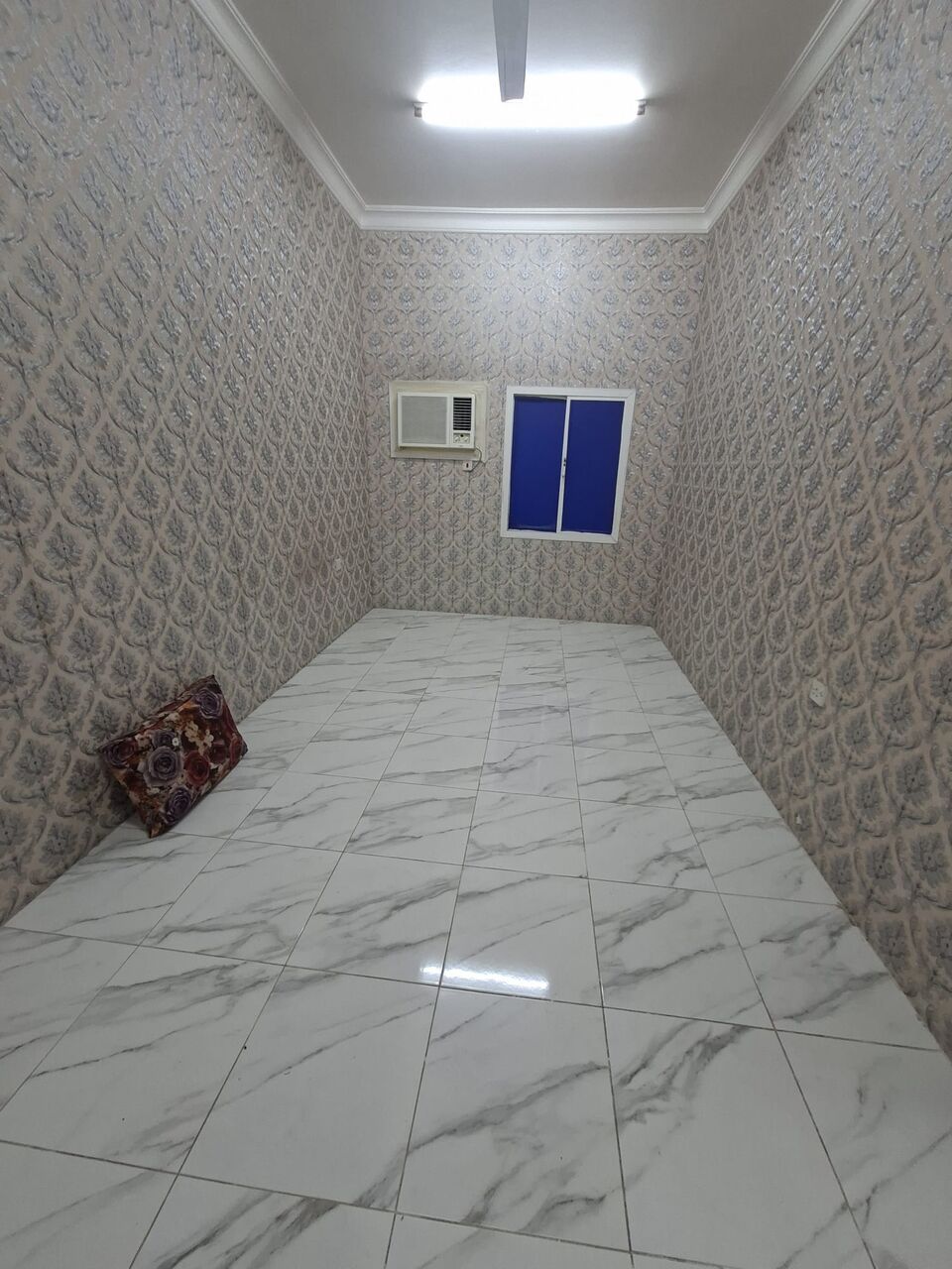Adliya, Apartments, Flats, Houses & Villas, BHD 240/year,  2 BR,  Apartment For Rent In Adliya 2bhk Semi Furnished With Electricity