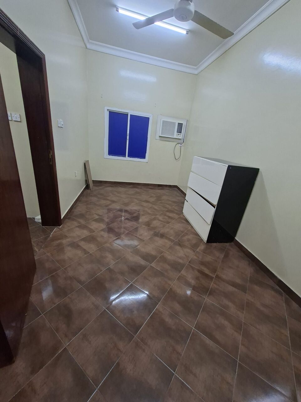 Adliya, Apartments, Flats, Houses & Villas, BHD 240/year,  2 BR,  Apartment For Rent In Adliya 2bhk Semi Furnished With Electricity