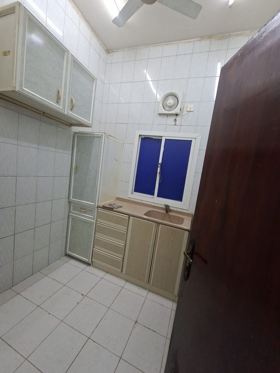 Adliya, Apartments, Flats, Houses & Villas, BHD 240/year,  2 BR,  Apartment For Rent In Adliya 2bhk Semi Furnished With Electricity