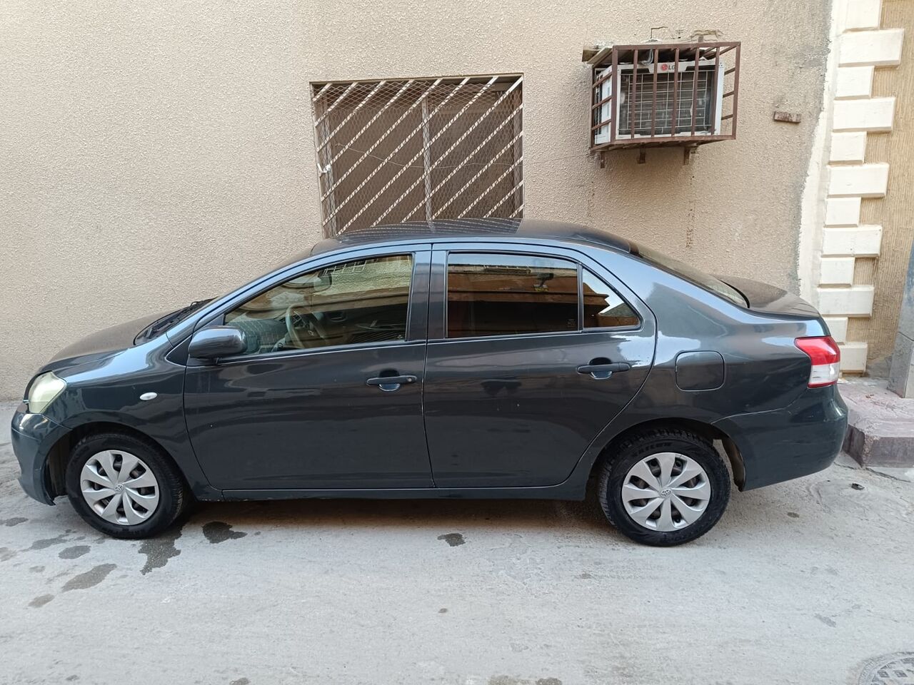 Riyadh, Vehicles, Cars & Trucks , SAR 15000,  Toyota Yaris,  2011,  Manual,  335000 KM,  Toyota Yearis